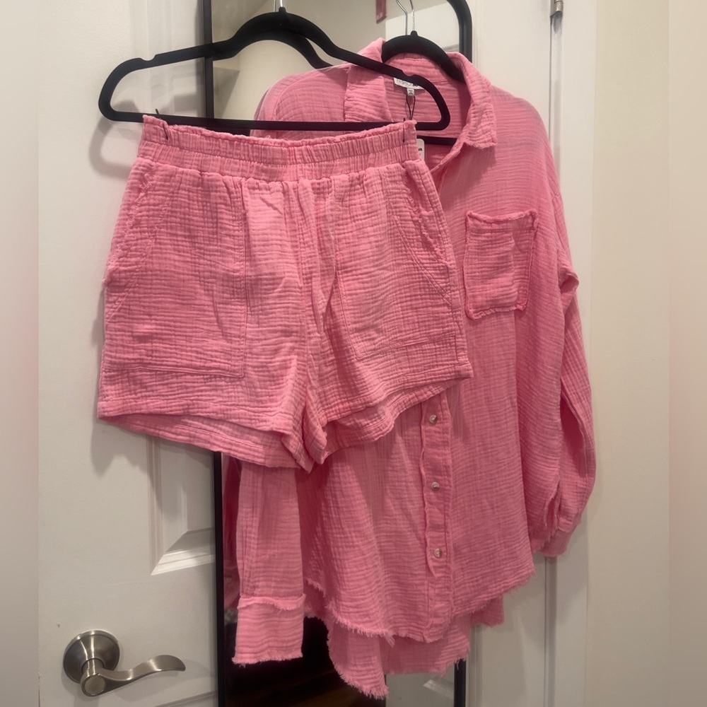 TEXTURED PINK MATCHING SET.
